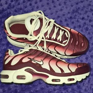 Women's Maroon Gradient Sneakers NIKE